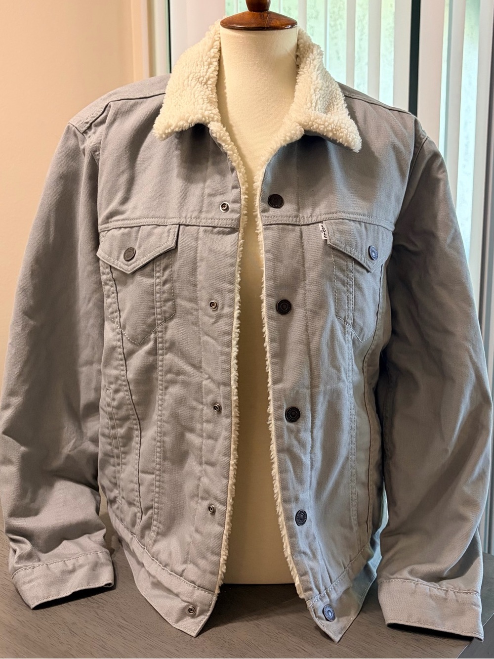 Men’s Levi's Light Gray Sherpa-Lined Jacket